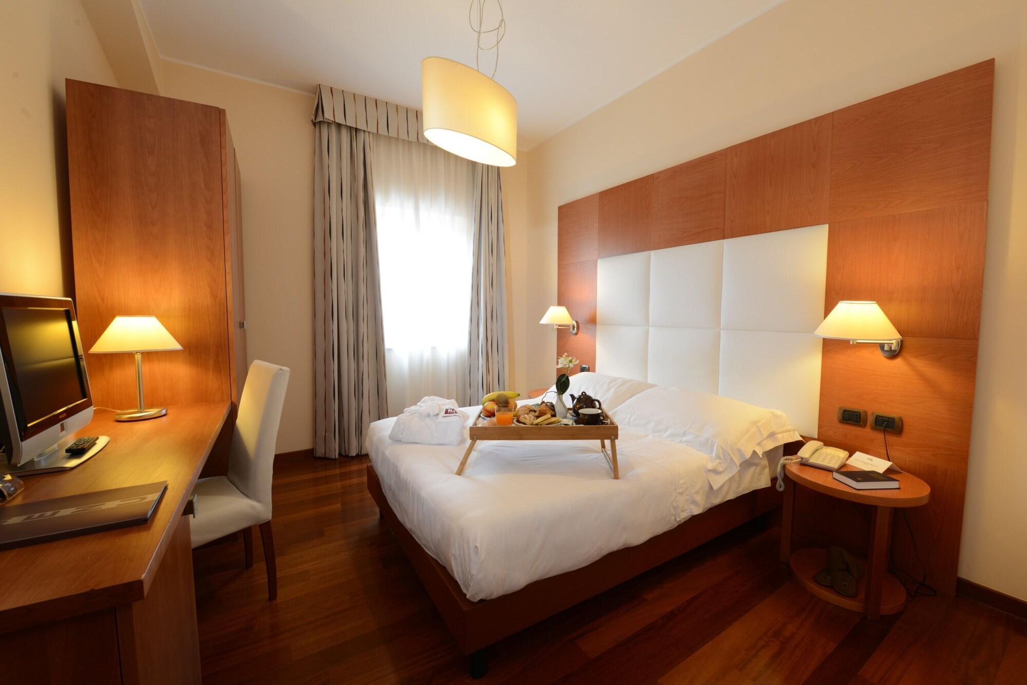 Hotel Guglielmo Катандзаро Экстерьер фото