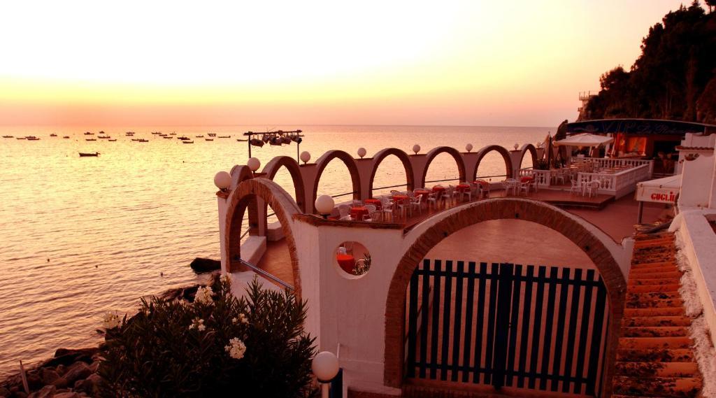 Hotel Guglielmo Катандзаро Экстерьер фото